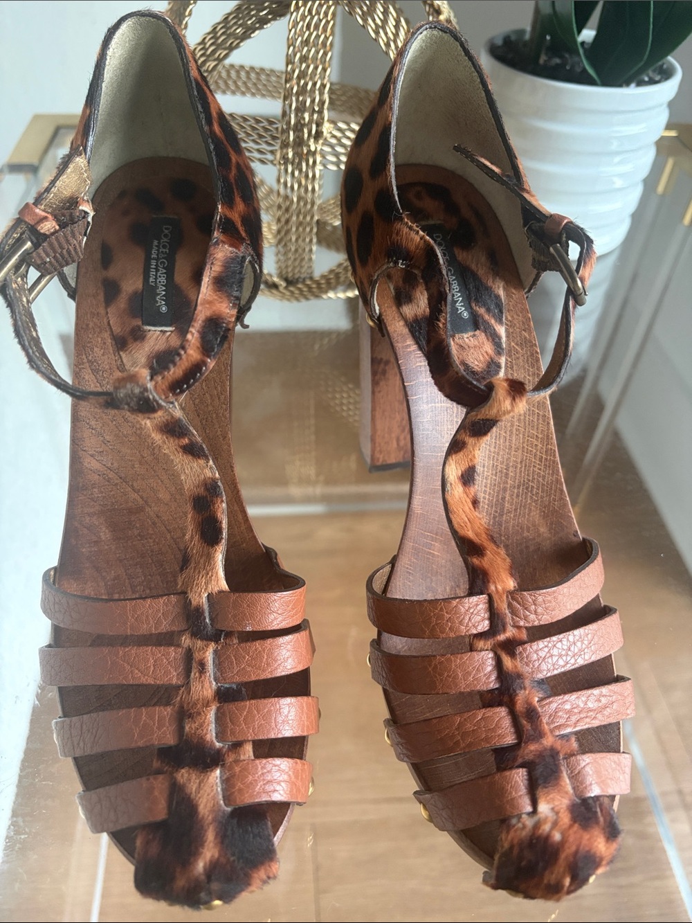 Dolce & Gabbana Brown Leather Heels with Leopard Print Fur Trim